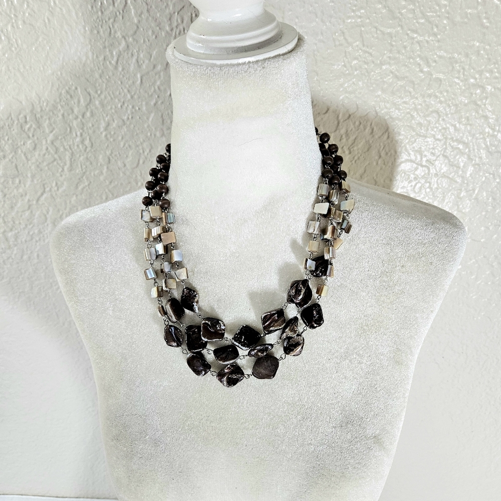 Crowd Pleaser Square Beaded Necklace